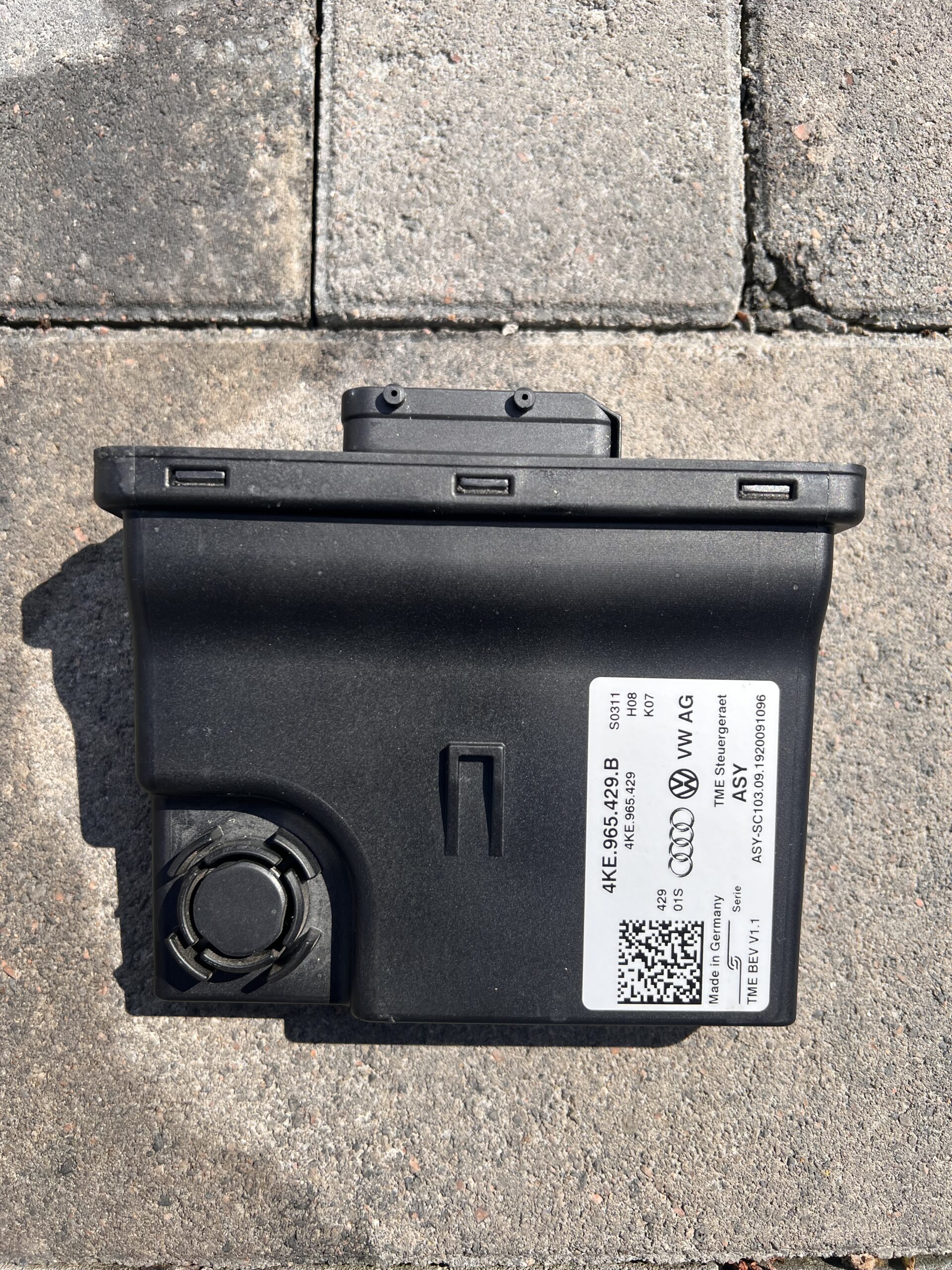 Блок керування системою терморегулювання Audi e-tron 4KE965429B