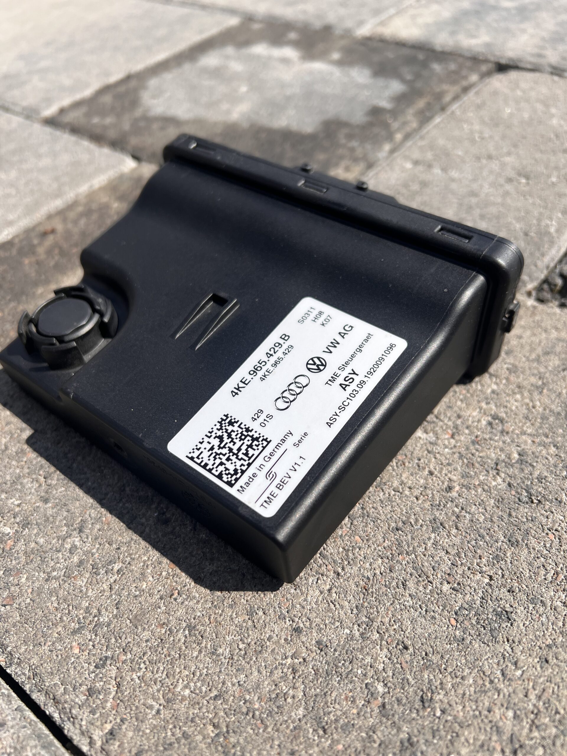 Блок керування системою терморегулювання Audi e-tron 4KE965429B - Зображення 3