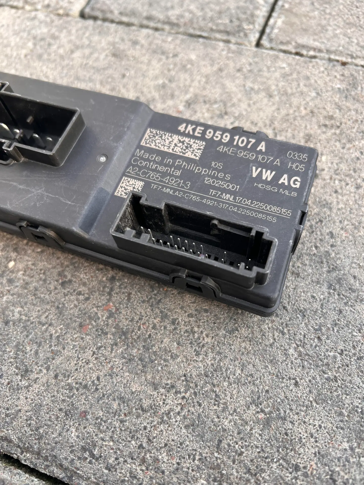 Модуль керування (ЕБУ) відкриття кришки багажника 4KE959107A - Зображення 3