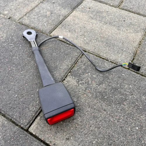 Застібка (приймач) ременя безпеки – ліва передня 4K8857755M