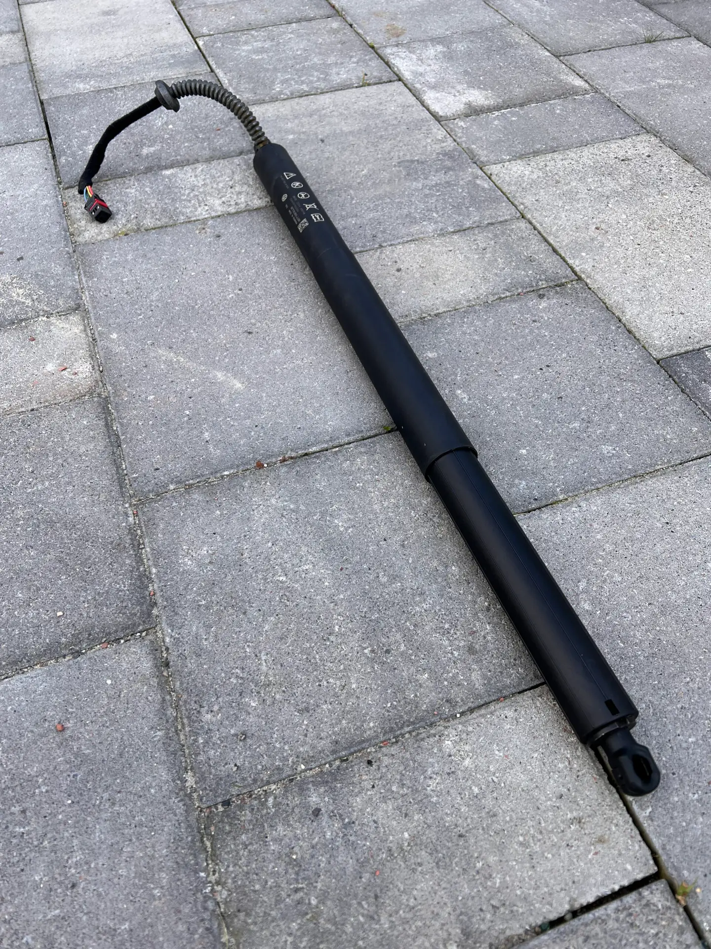 Електричний привід кришки багажника 11A827851B