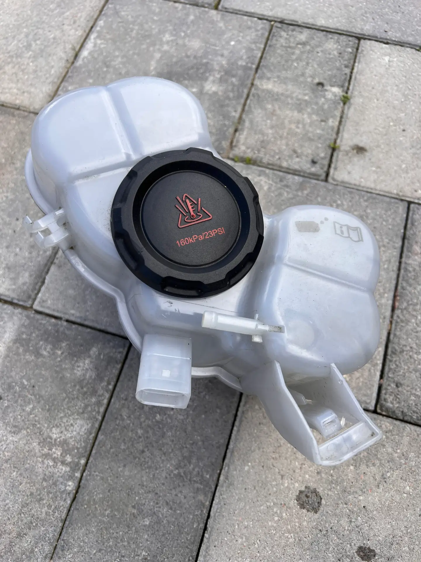 Motor inverter cooling expansion tank 1EA121407H