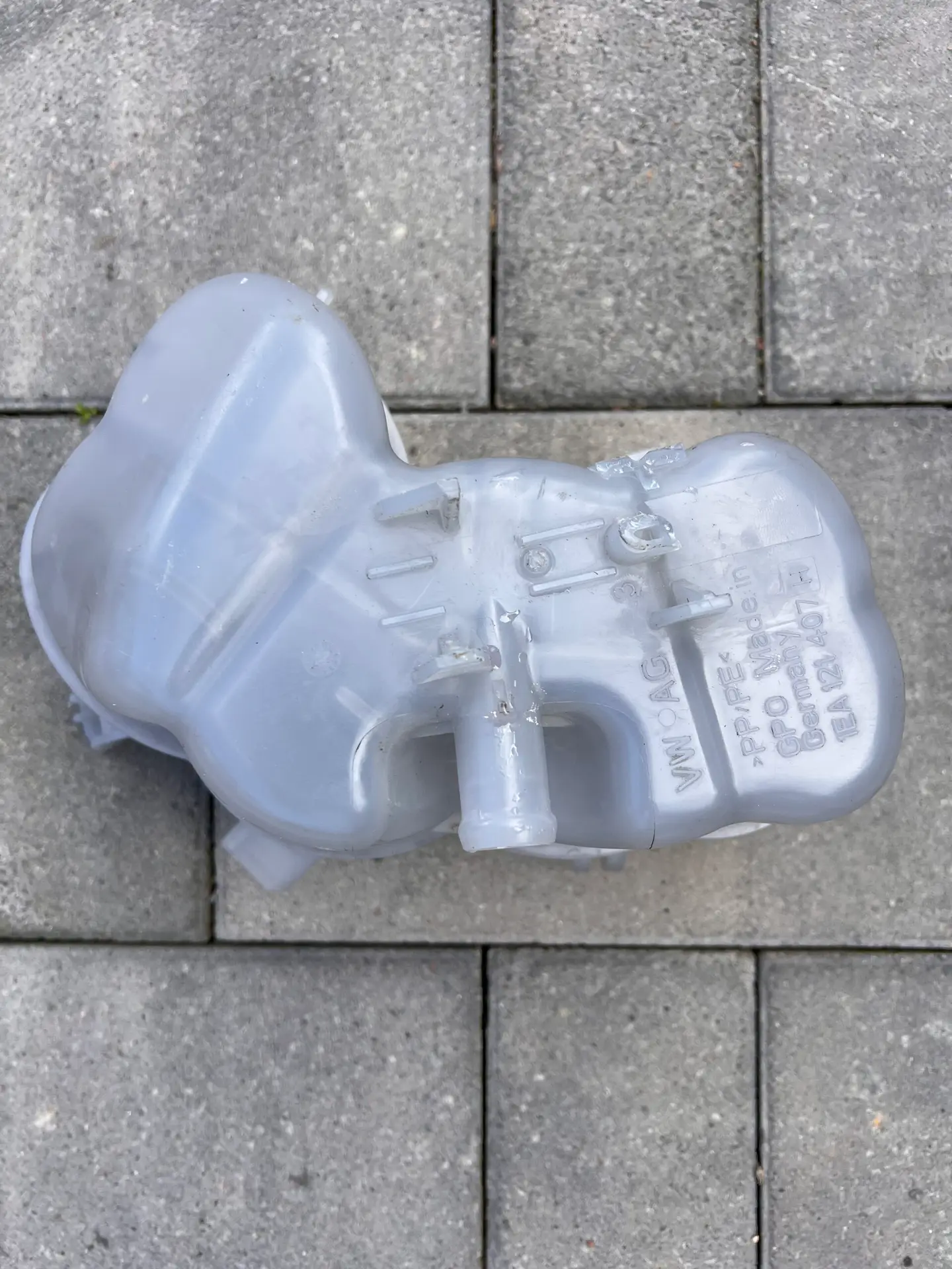 Motor inverter cooling expansion tank 1EA121407H - Image 4
