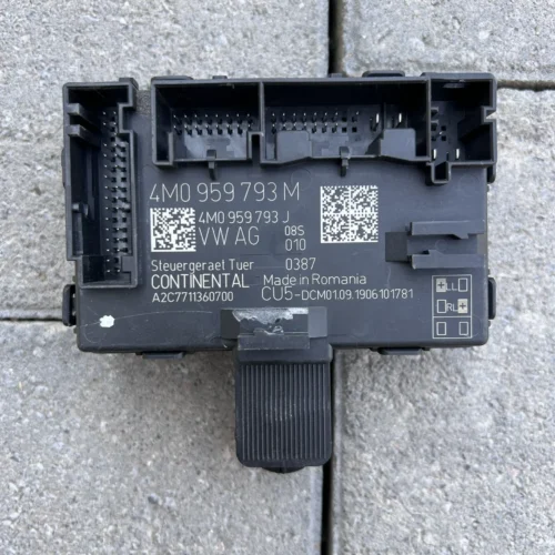 Блок керування передніми лівими дверима 4M0959793