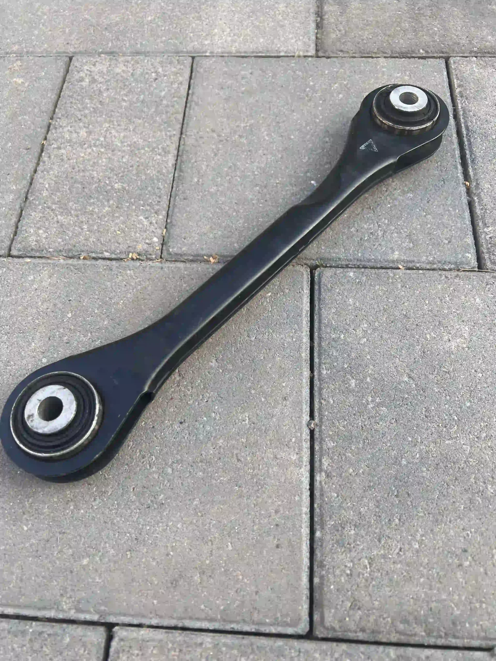 Важіль підвіски для задньої осі 8K0501529L