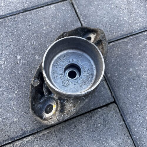 Опора амортизатора 1EA513353G