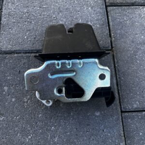 Замок багажного люка 11A827505