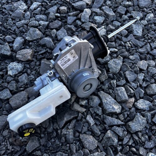 Вакуумним підсилювачем гальм 1EB614105BC