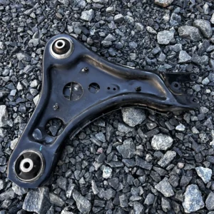 Нижній важіль передньої підвіски лівий бік 1EK407151