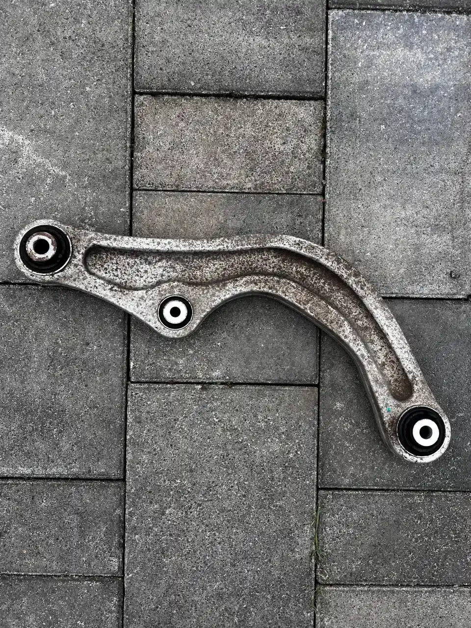 Верхній ричаг задньої підвіски 1ED505361 - Зображення 2