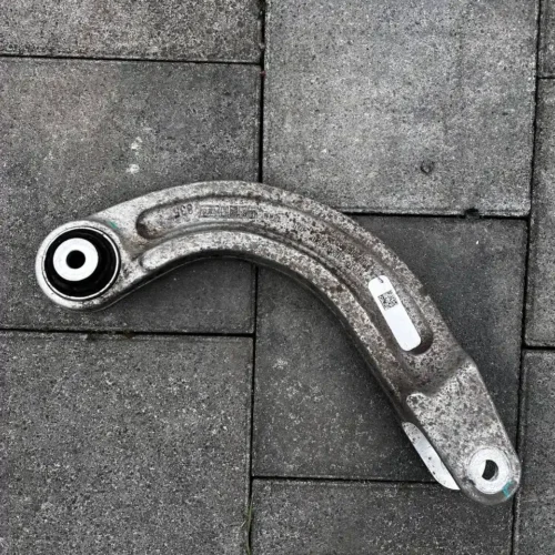 Задній верхній важіль підвіски / поворотний важіль 1EA505351